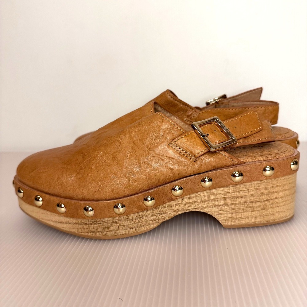 Kelsi Dagger Brooklyn Studded Clogs Size 7.5 Leather Wood Boho Cottage Minimal - Picture 2 of 9